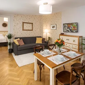 https://seno-6-apartments.praguehotelsweb.com